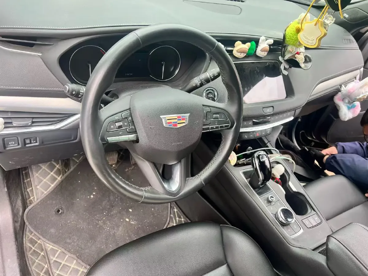 2022 Cadillac XT4 2.0T 237HP L4 9AT,autocango,china used car exporter,china ev exporter,chinese used car exporter,chinese used ev exporter