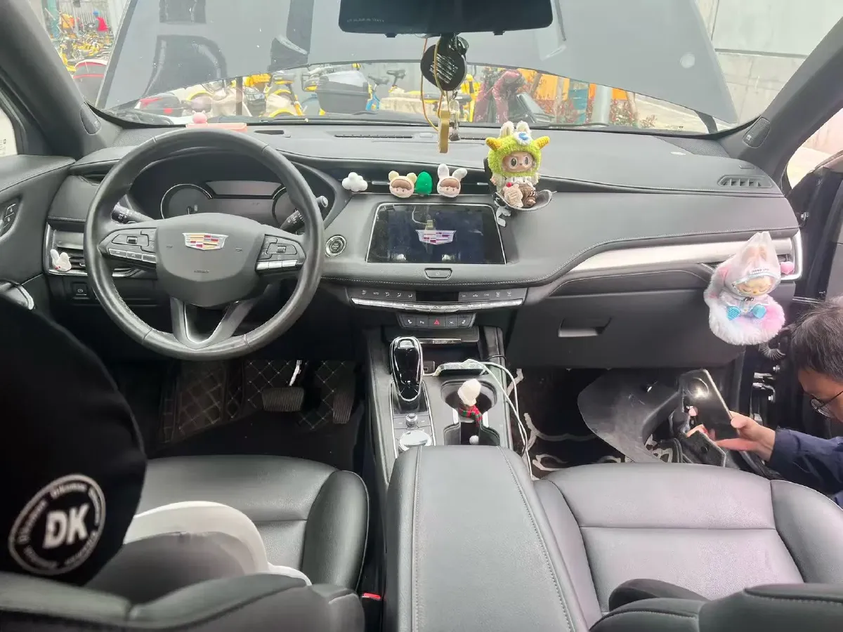 2022 Cadillac XT4 2.0T 237HP L4 9AT,autocango,china used car exporter,china ev exporter,chinese used car exporter,chinese used ev exporter