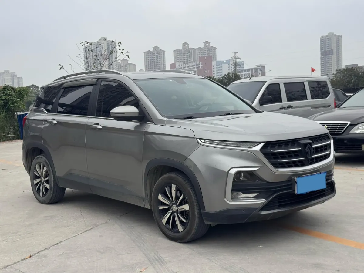 2019 BaoJun 530 1.5T 151HP L4 CVT,autocango,china used car exporter,china ev exporter,chinese used car exporter,chinese used ev exporter
