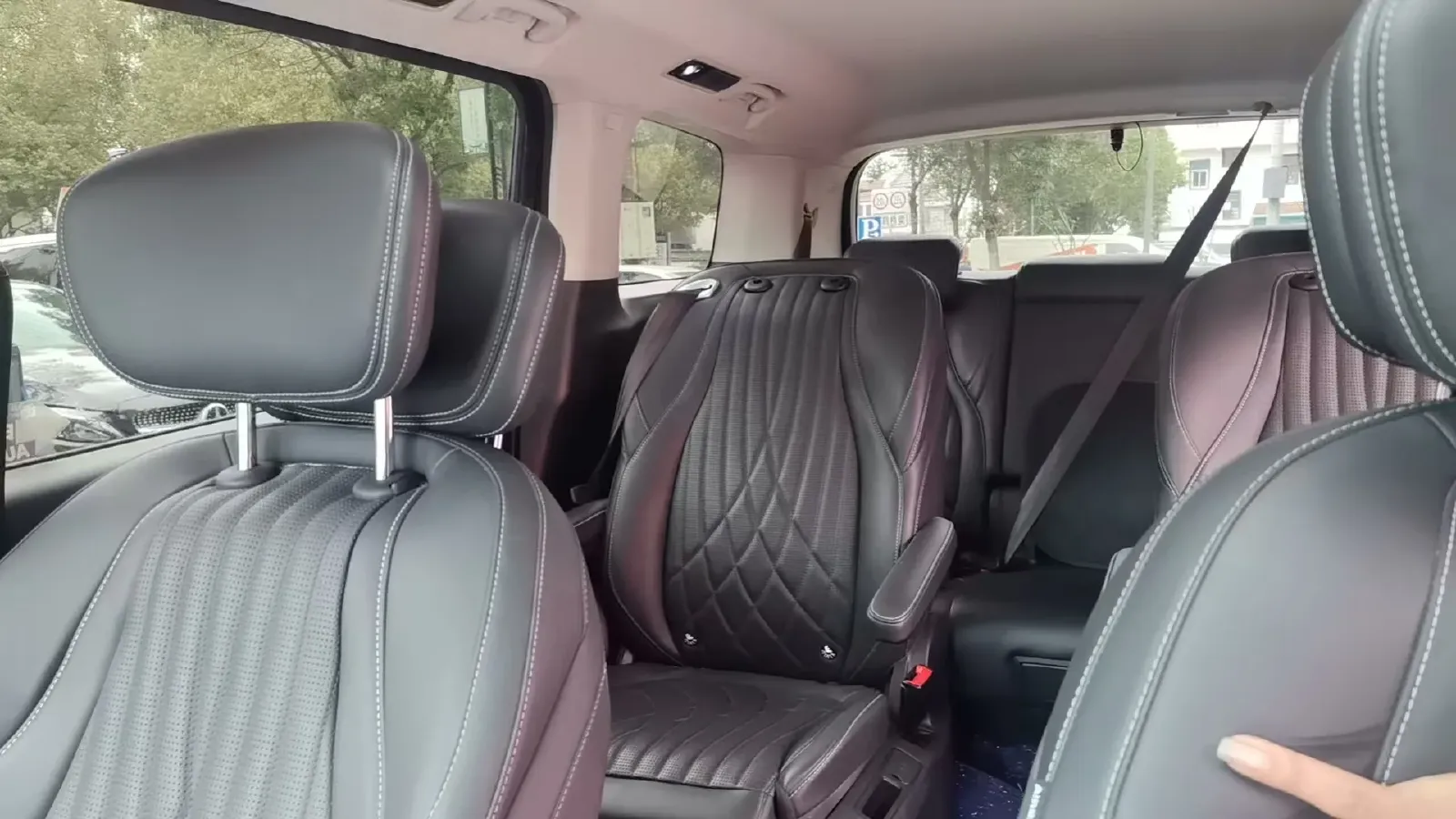 2022 Volvo S60 2.0T 197HP L4 8AT,autocango,china used car exporter,china ev exporter,chinese used car exporter,chinese used ev exporter