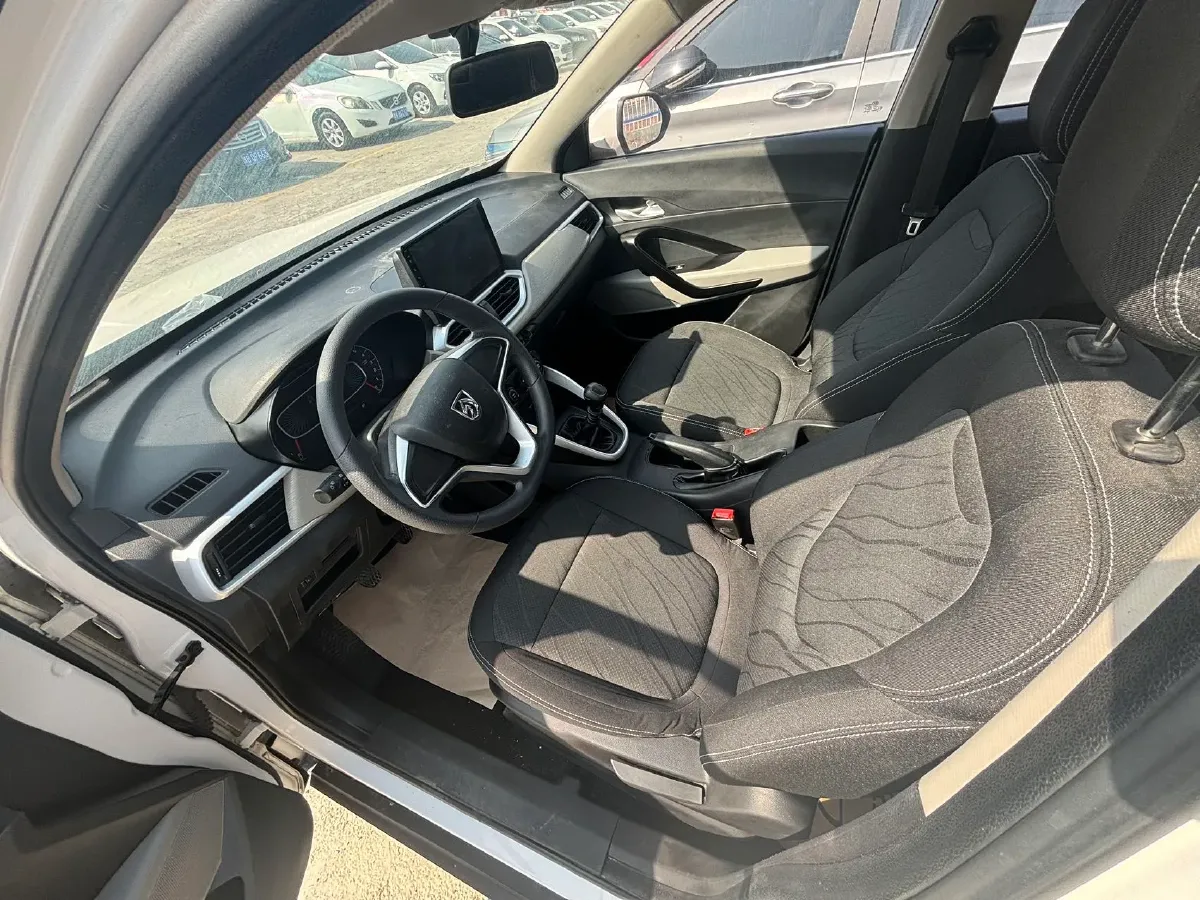 2019 BaoJun 510 1.5L 112HP L4 6MT,autocango,china used car exporter,china ev exporter,chinese used car exporter,chinese used ev exporter