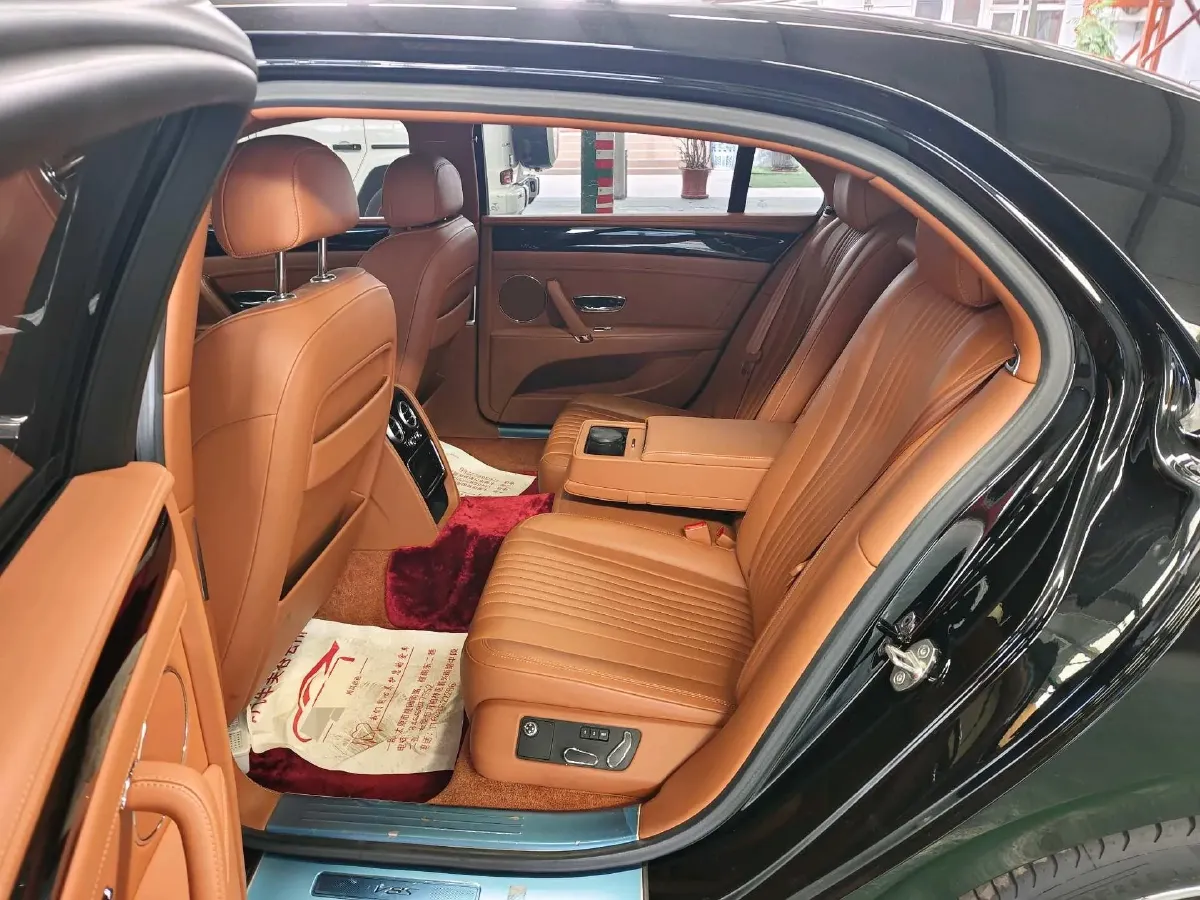 2017 Bentley Flying Spur 4.0T 528HP V8 8AT,autocango,china used car exporter,china ev exporter,chinese used car exporter,chinese used ev exporter