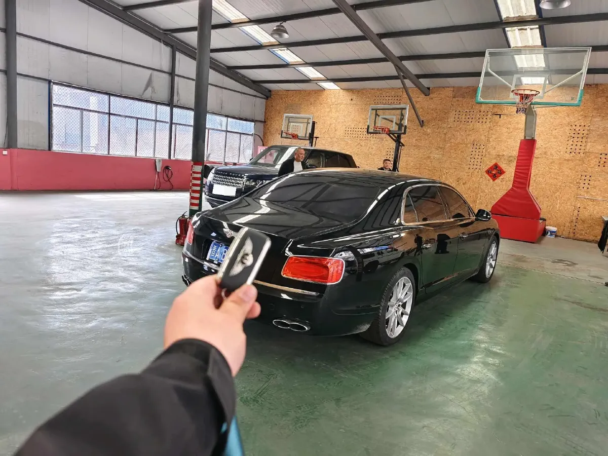 2017 Bentley Flying Spur 4.0T 528HP V8 8AT,autocango,china used car exporter,china ev exporter,chinese used car exporter,chinese used ev exporter