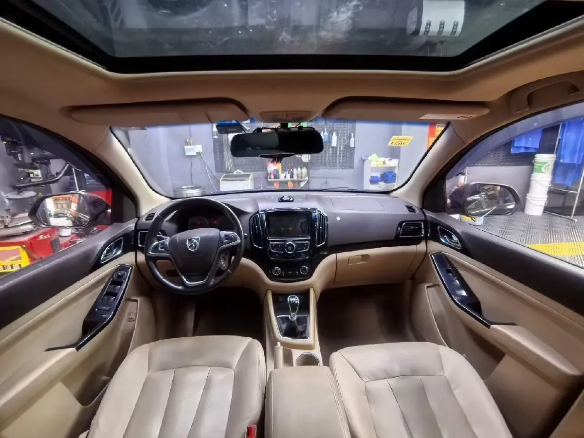 2016 BaoJun 730 1.5T 150HP L4 6MT,autocango,china used car exporter,china ev exporter,chinese used car exporter,chinese used ev exporter