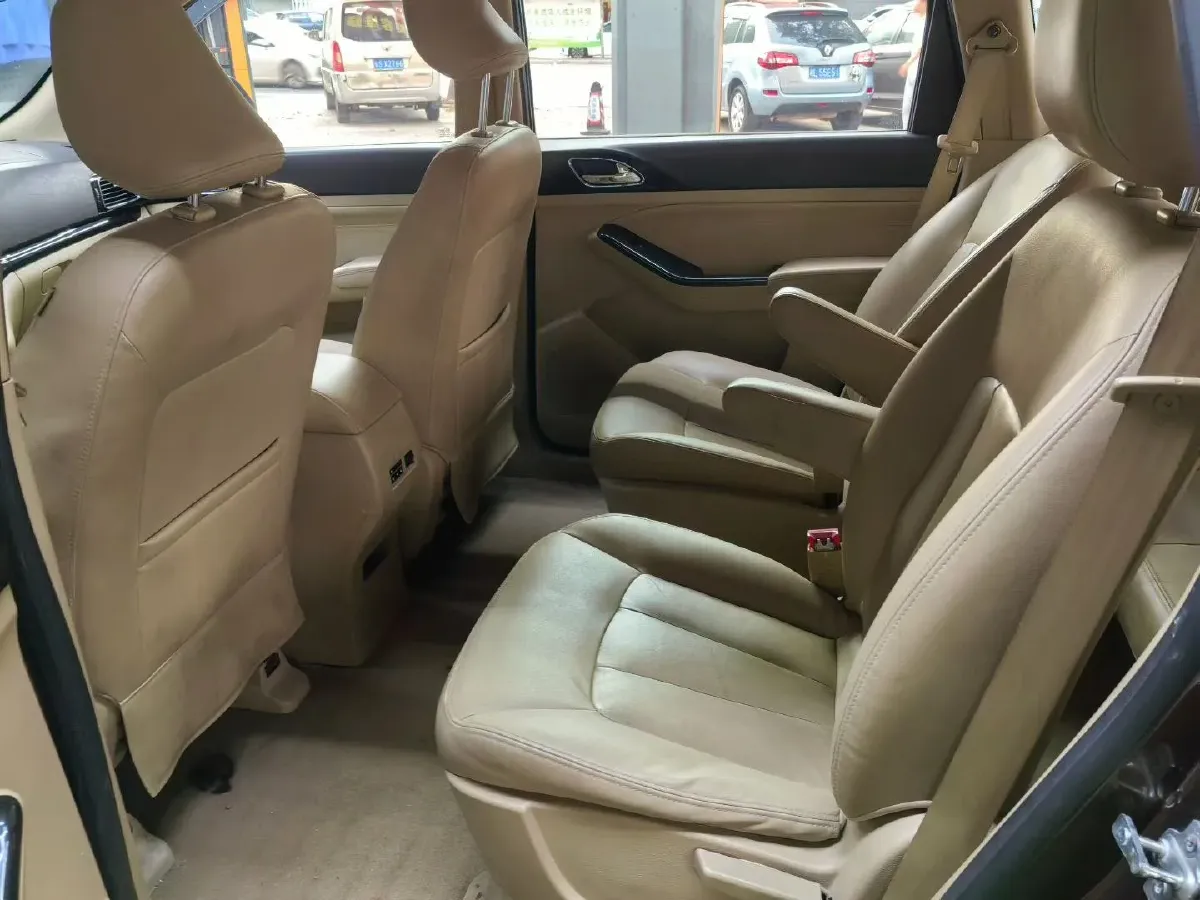 2016 BaoJun 730 1.5T 150HP L4 6MT,autocango,china used car exporter,china ev exporter,chinese used car exporter,chinese used ev exporter