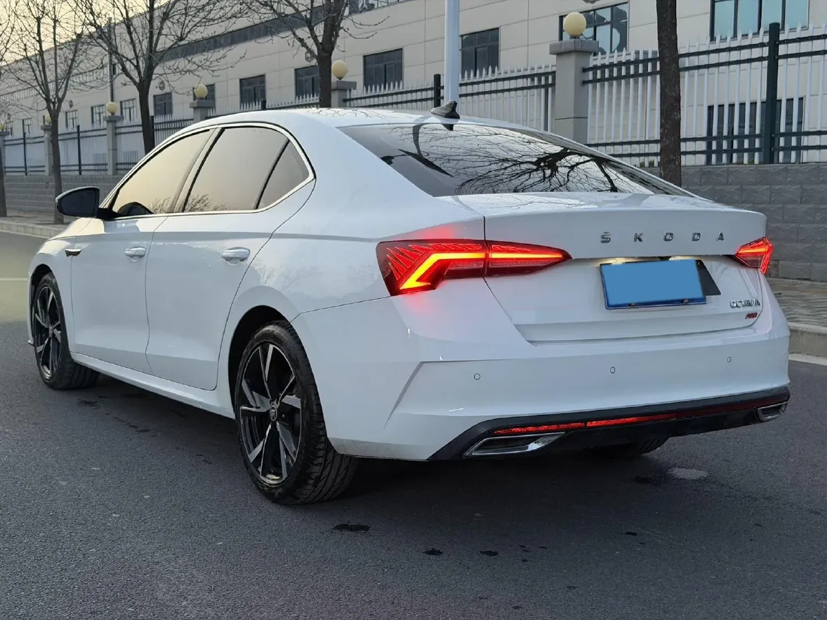 2022 Skoda Octavia 1.4T 150HP L4 7DCT,autocango,china used car exporter,china ev exporter,chinese used car exporter,chinese used ev exporter