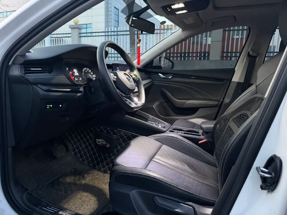 2022 Skoda Octavia 1.4T 150HP L4 7DCT,autocango,china used car exporter,china ev exporter,chinese used car exporter,chinese used ev exporter