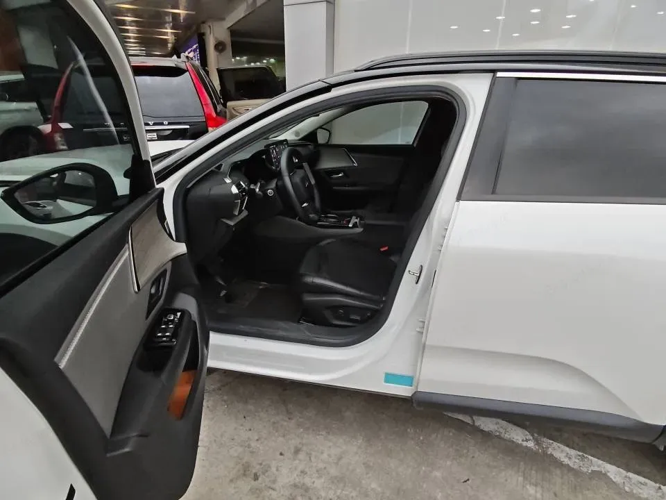 2021 Citroen C5 X 1.6T 175HP L4 8AT,autocango,china used car exporter,china ev exporter,chinese used car exporter,chinese used ev exporter