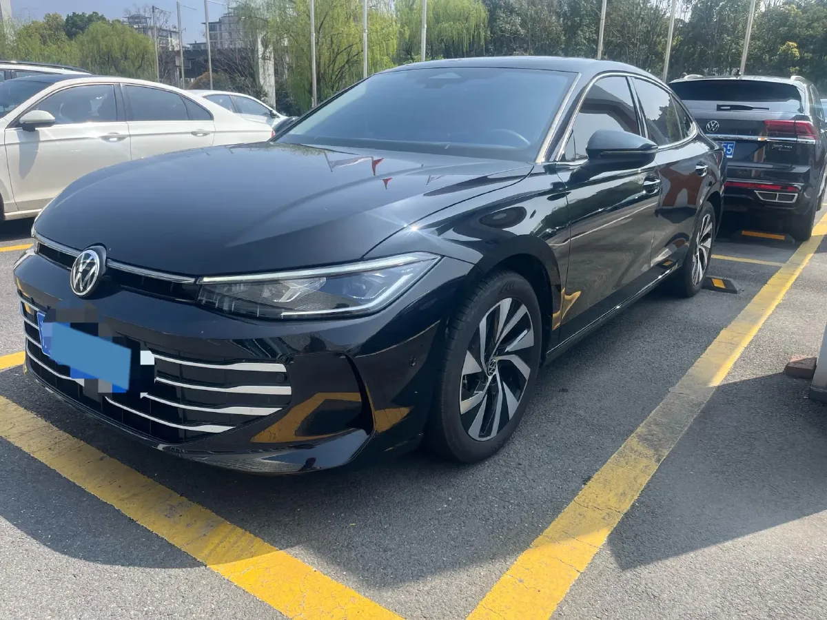 2025 Volkswagen Passat 2.0T 220HP L4 7DCT,autocango,china used car exporter,china ev exporter,chinese used car exporter,chinese used ev exporter