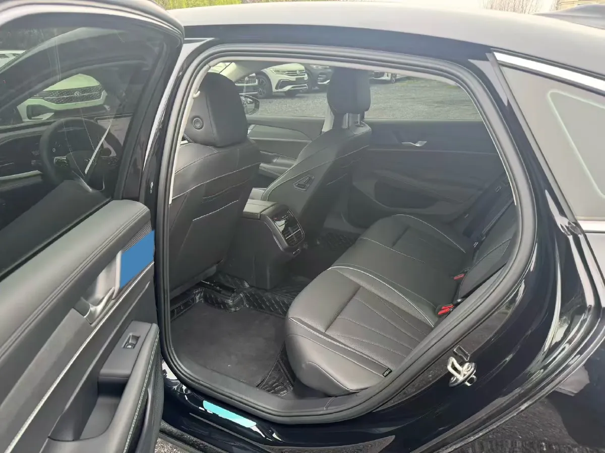 2025 Volkswagen Passat 2.0T 220HP L4 7DCT,autocango,china used car exporter,china ev exporter,chinese used car exporter,chinese used ev exporter