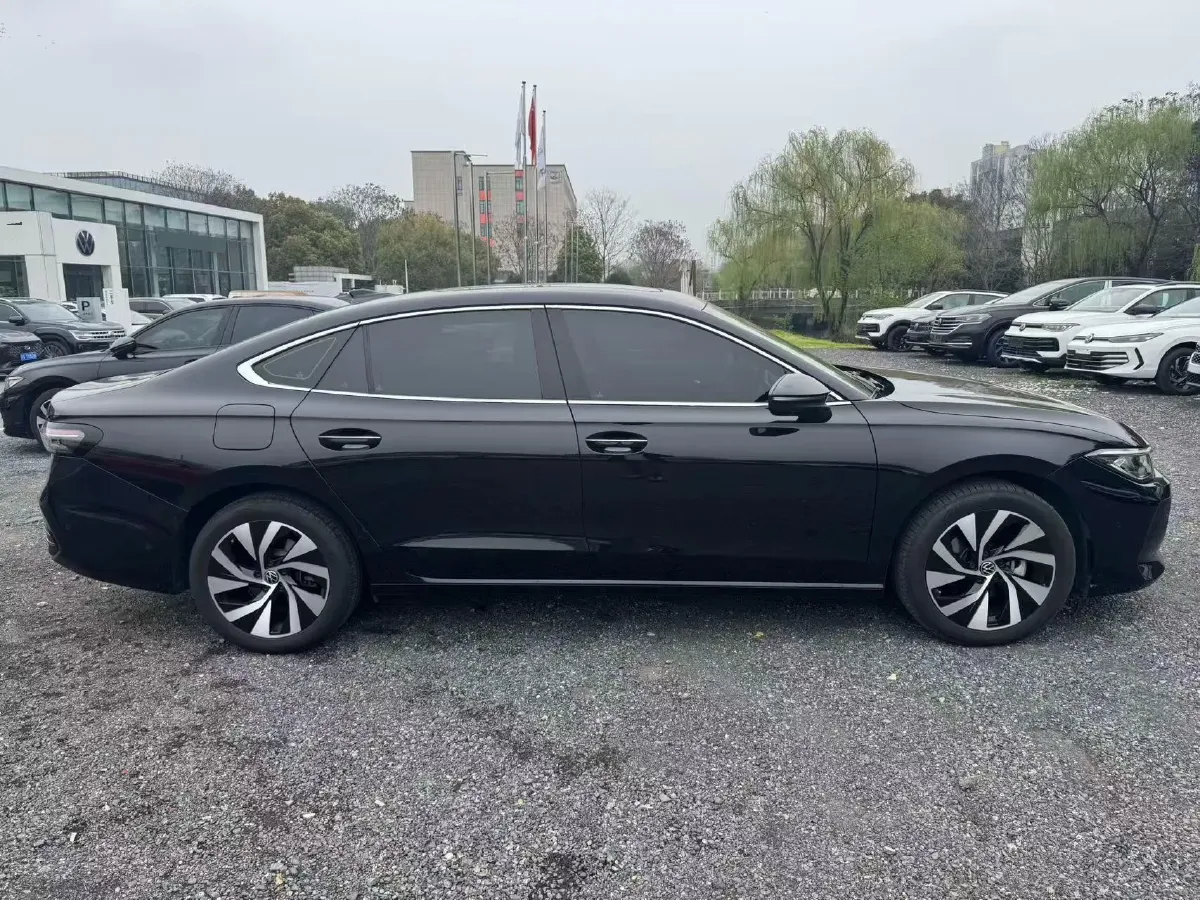 2025 Volkswagen Passat 2.0T 220HP L4 7DCT,autocango,china used car exporter,china ev exporter,chinese used car exporter,chinese used ev exporter