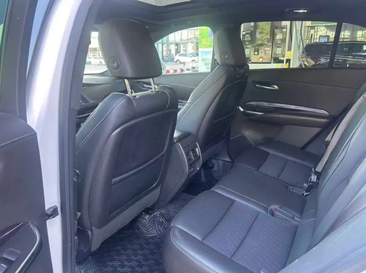 2021 Cadillac XT4 2.0T 237HP L4 9AT,autocango,china used car exporter,china ev exporter,chinese used car exporter,chinese used ev exporter