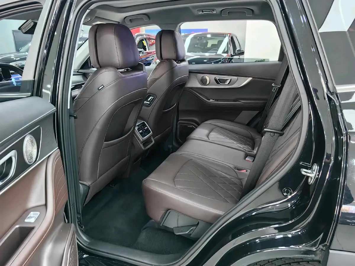 2024 Chery Tiggo 8 PRO 1.6T 197HP L4 7DCT,autocango,china used car exporter,china ev exporter,chinese used car exporter,chinese used ev exporter