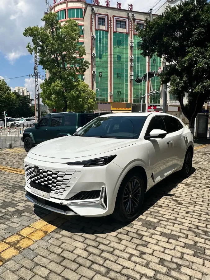 2024 ChangAn UNI-K 2.0T 233HP L4 8AT,autocango,china used car exporter,china ev exporter,chinese used car exporter,chinese used ev exporter