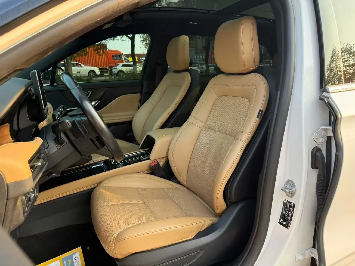 2022 Lincoln Corsair 2.0T 245HP L4 8AT,autocango,china used car exporter,china ev exporter,chinese used car exporter,chinese used ev exporter