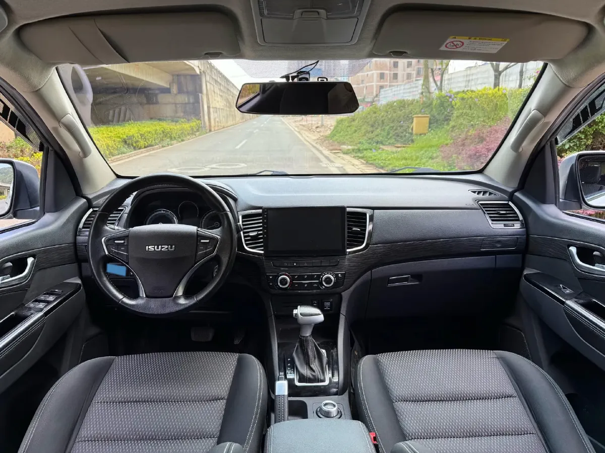 2018 Isuzu Mu-X 3.0T 177HP L4 6AT,autocango,china used car exporter,china ev exporter,chinese used car exporter,chinese used ev exporter