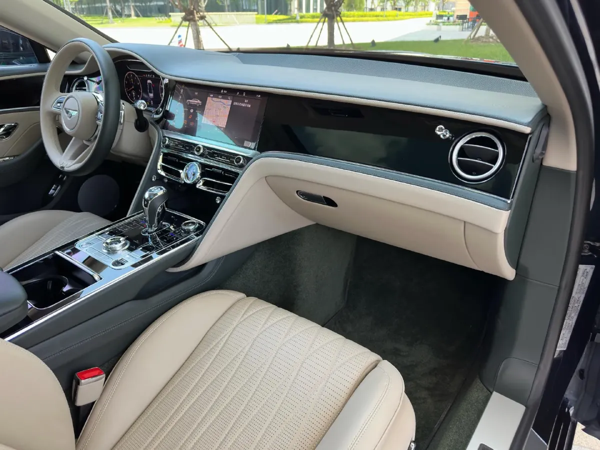 2021 Bentley Flying Spur 4.0T 550HP V8 8DCT,autocango,china used car exporter,china ev exporter,chinese used car exporter,chinese used ev exporter