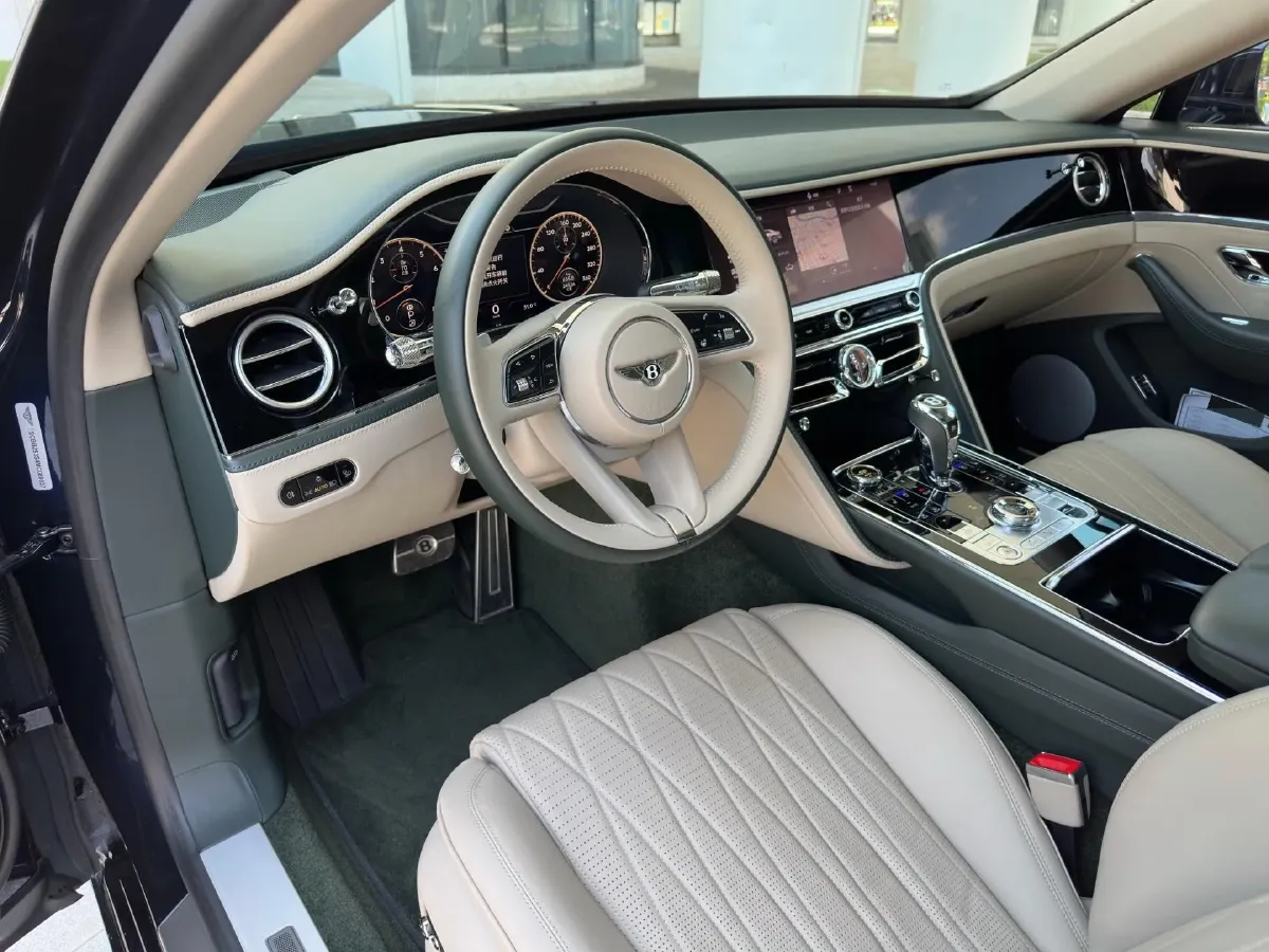 2021 Bentley Flying Spur 4.0T 550HP V8 8DCT,autocango,china used car exporter,china ev exporter,chinese used car exporter,chinese used ev exporter