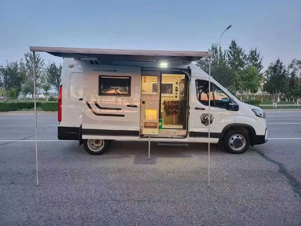 2021 MAXUS XinTu V80 2.0T 139HP L4 6MT,autocango,china used car exporter,china ev exporter,chinese used car exporter,chinese used ev exporter