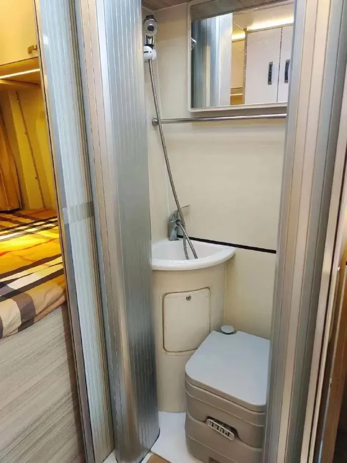 2021 MAXUS XinTu V80 2.0T 139HP L4 6MT,autocango,china used car exporter,china ev exporter,chinese used car exporter,chinese used ev exporter