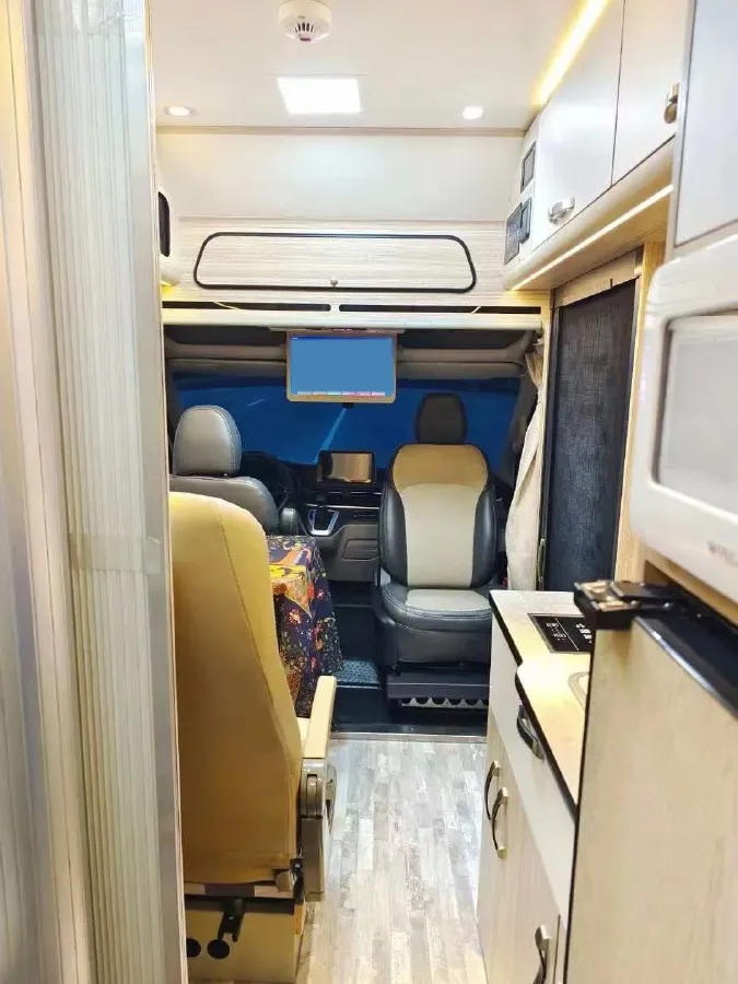 2021 MAXUS XinTu V80 2.0T 139HP L4 6MT,autocango,china used car exporter,china ev exporter,chinese used car exporter,chinese used ev exporter