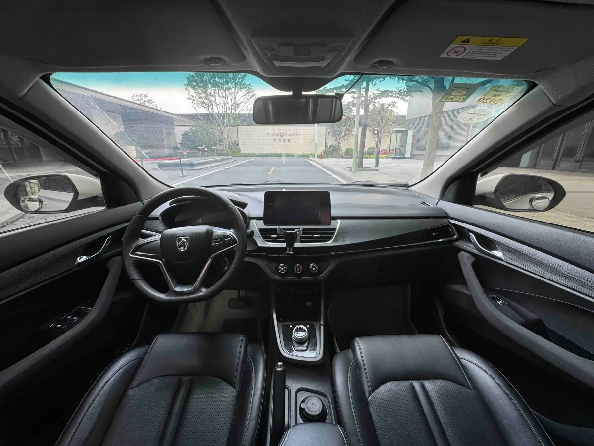 2018 BaoJun 360 1.5L 112HP L4 6MT,autocango,china used car exporter,china ev exporter,chinese used car exporter,chinese used ev exporter