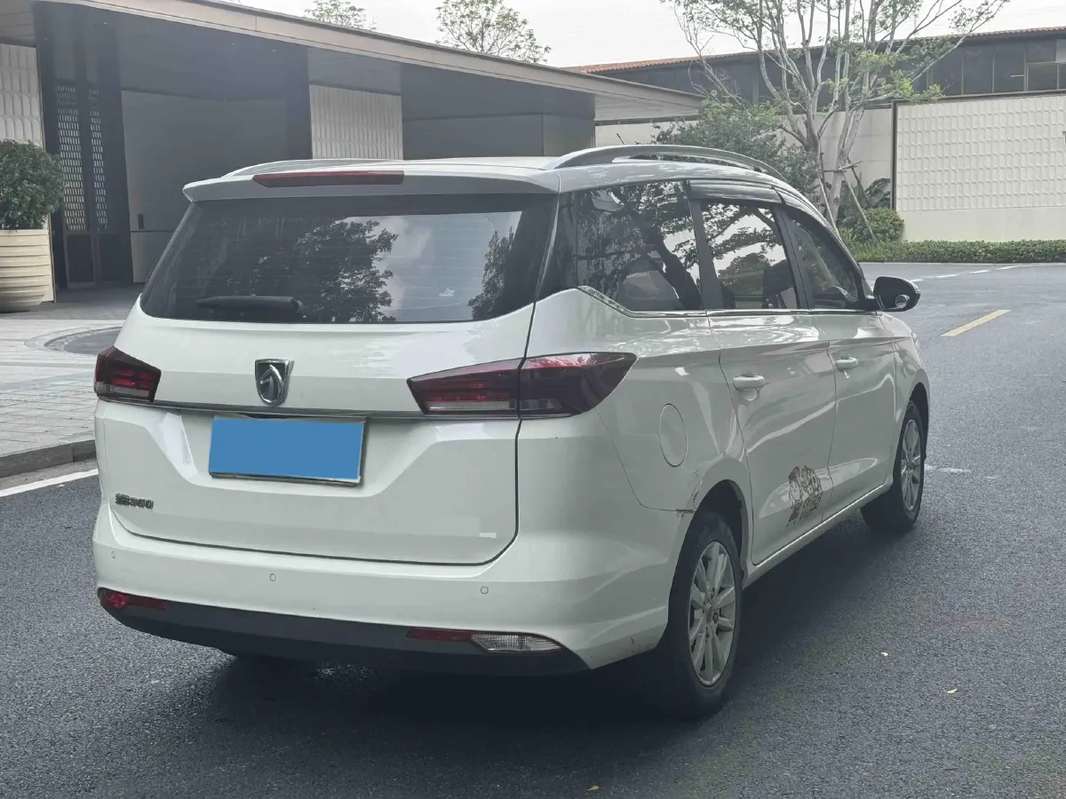 2018 BaoJun 360 1.5L 112HP L4 6MT,autocango,china used car exporter,china ev exporter,chinese used car exporter,chinese used ev exporter