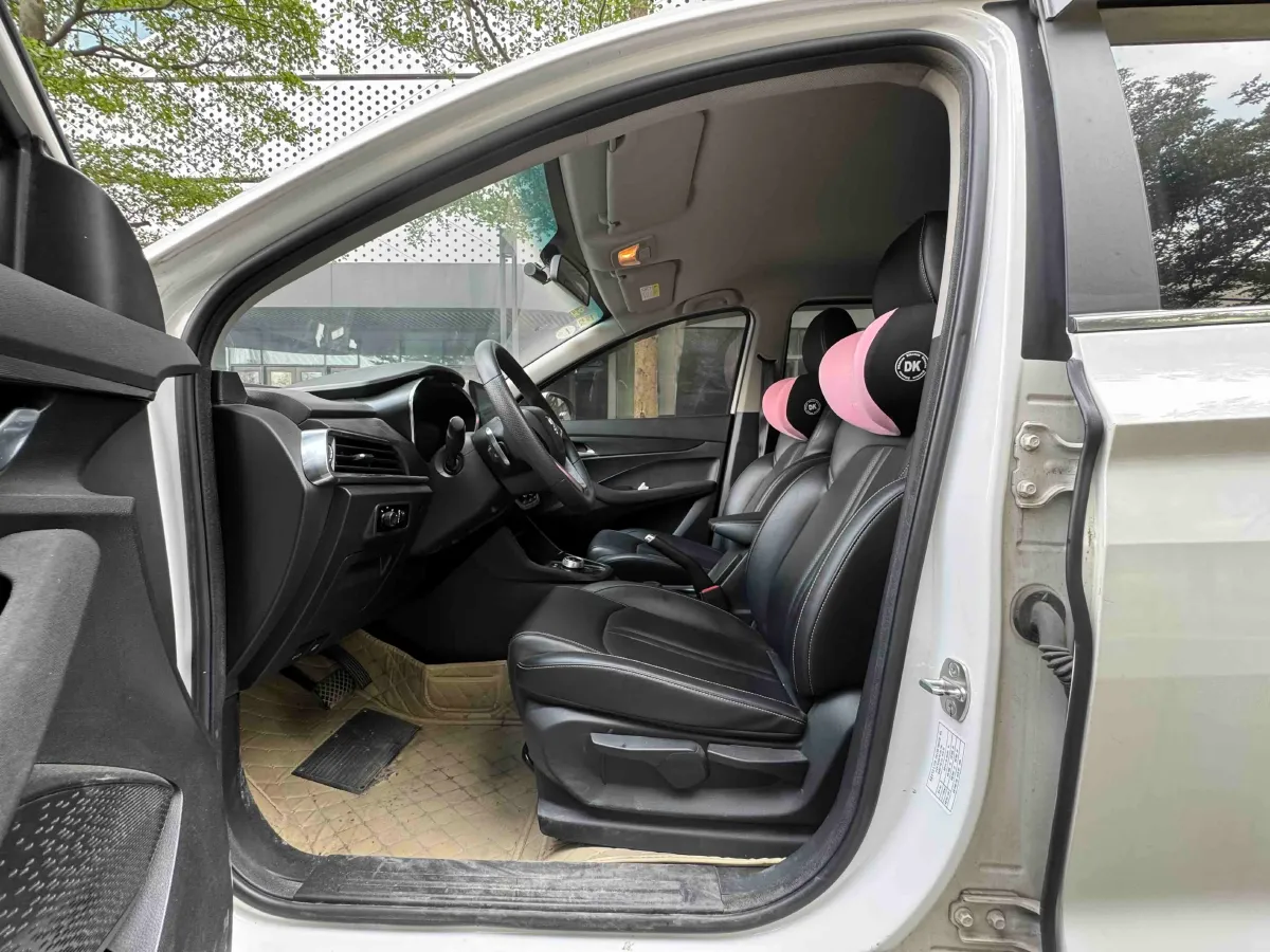 2018 BaoJun 360 1.5L 112HP L4 6MT,autocango,china used car exporter,china ev exporter,chinese used car exporter,chinese used ev exporter