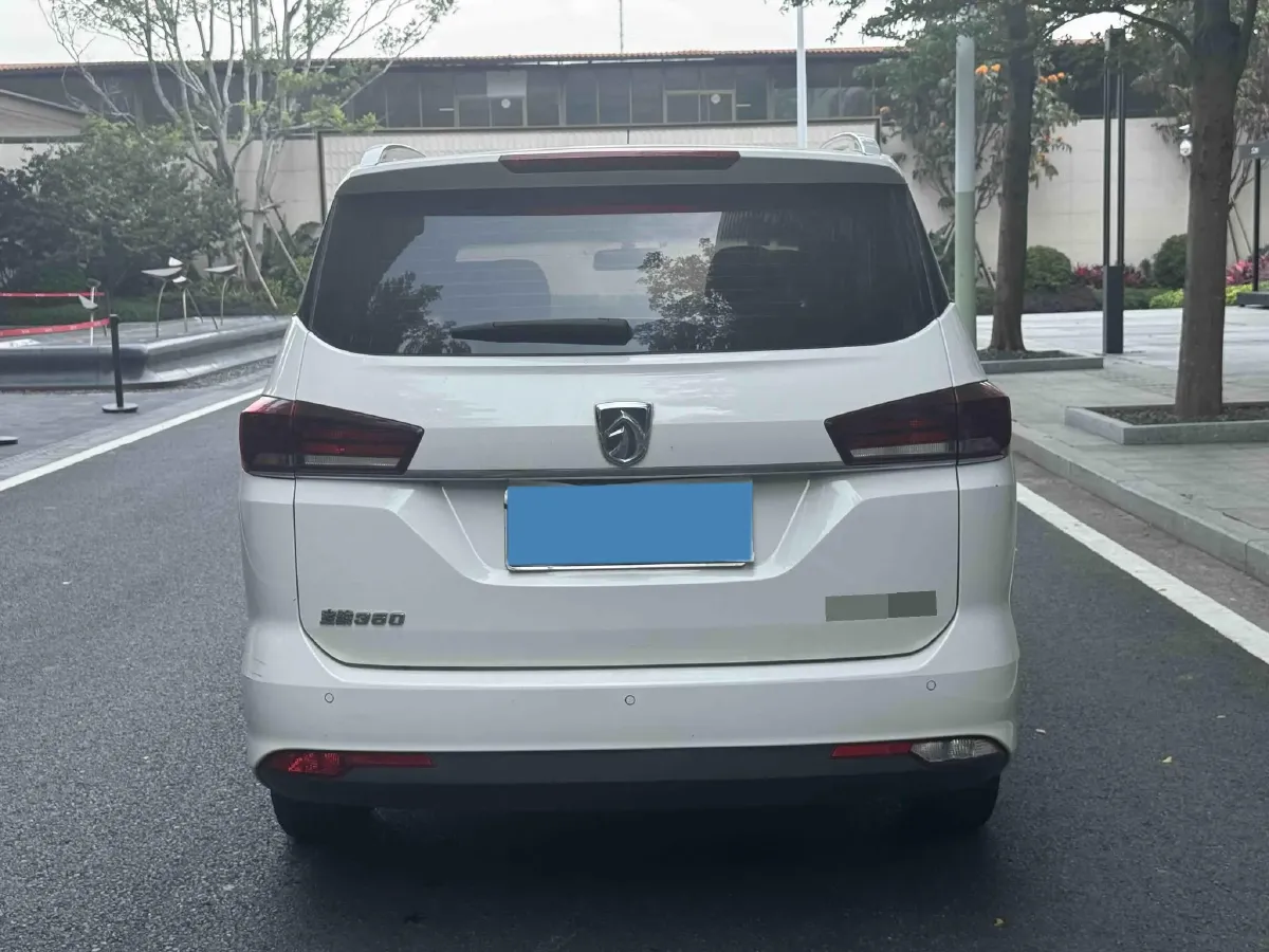 2018 BaoJun 360 1.5L 112HP L4 6MT,autocango,china used car exporter,china ev exporter,chinese used car exporter,chinese used ev exporter