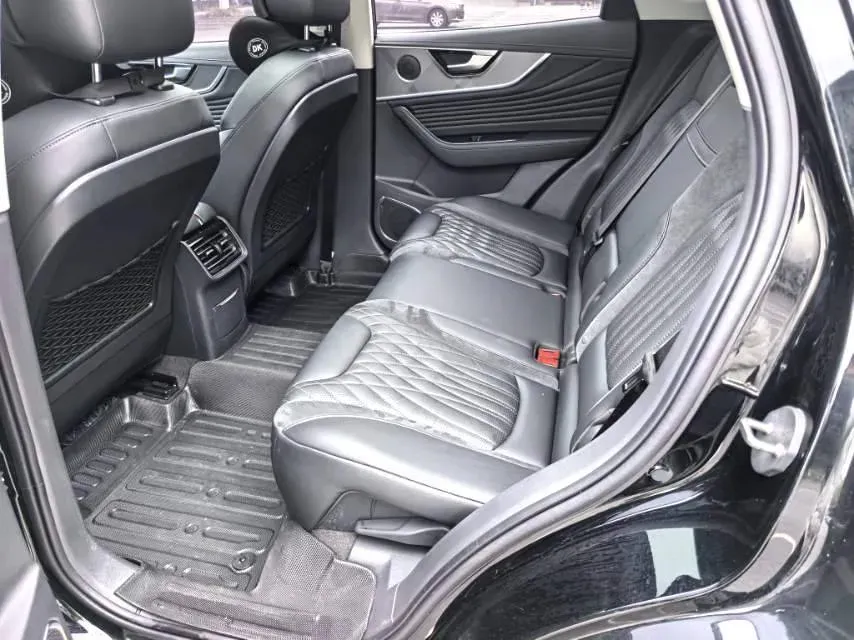 2025 HongQi HS5 2.0T 252HP L4 8AT,autocango,china used car exporter,china ev exporter,chinese used car exporter,chinese used ev exporter