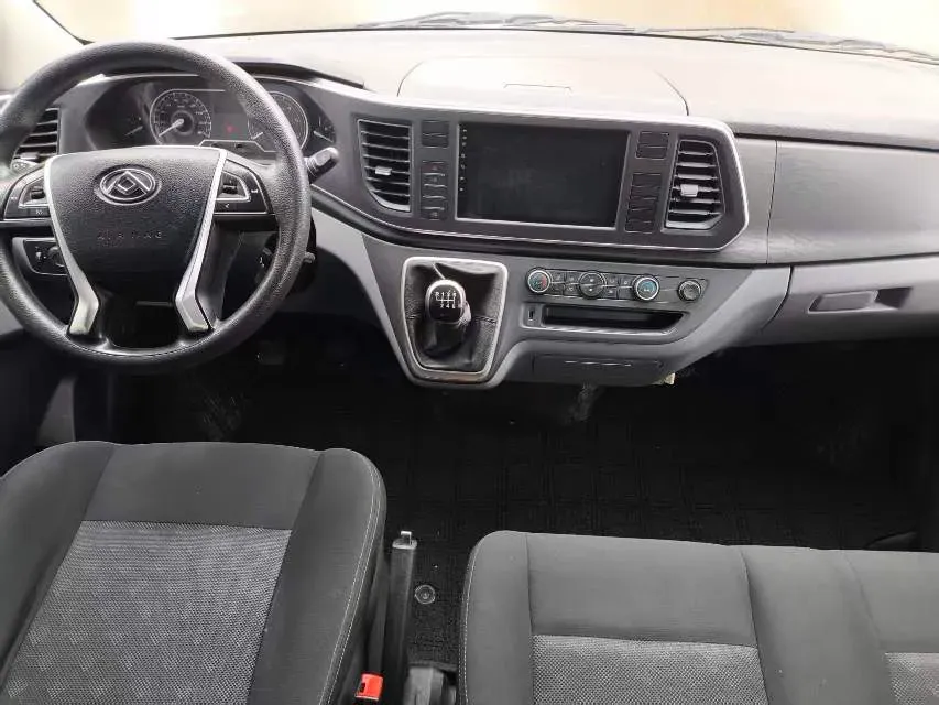 2021 MAXUS XinTu V80 2.0T 139HP L4 6MT,autocango,china used car exporter,china ev exporter,chinese used car exporter,chinese used ev exporter