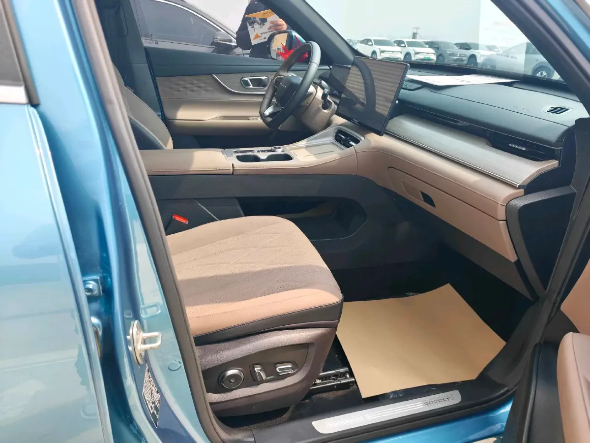 2025 Chery Tiggo8 PLUS C-DM 1.5T 156HP L4 1DHT PHEV,autocango,china used car exporter,china ev exporter,chinese used car exporter,chinese used ev exporter