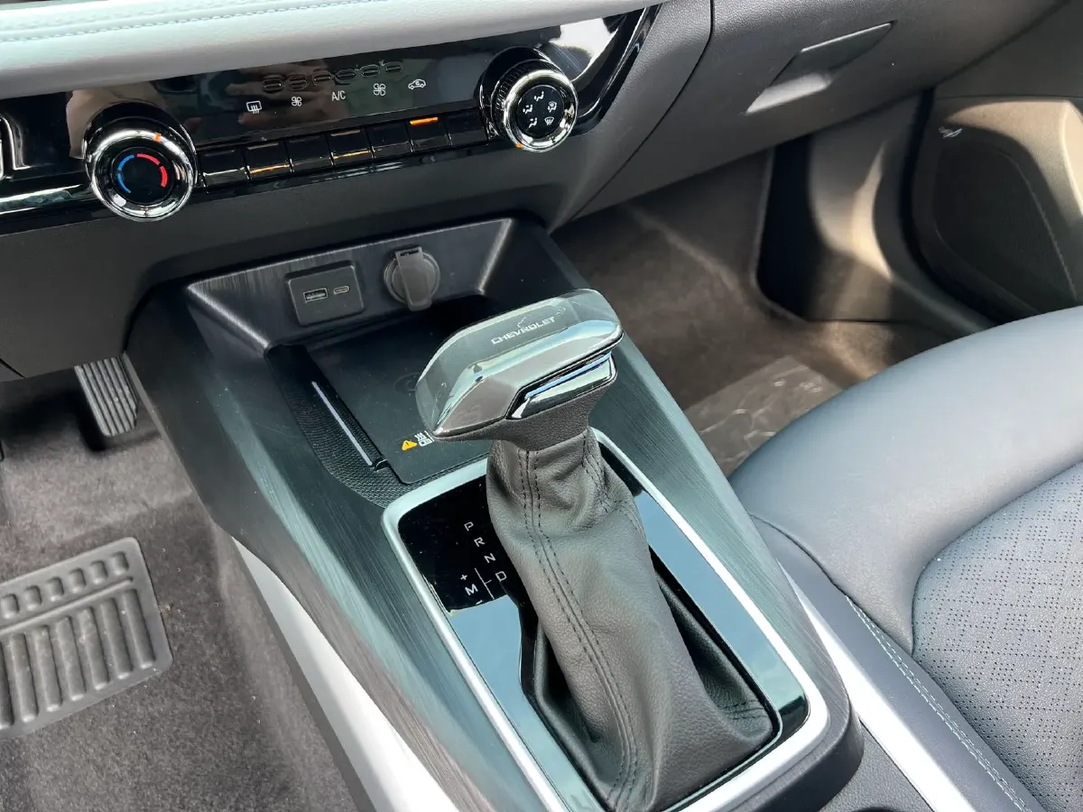 2023 Chevrolet Monza 1.5L 113HP L4 6DCT,autocango,china used car exporter,china ev exporter,chinese used car exporter,chinese used ev exporter