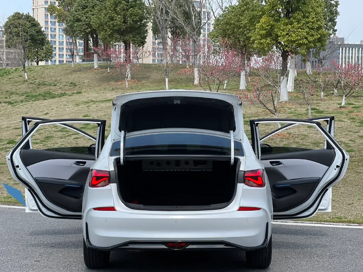 2023 Chevrolet Monza 1.5L 113HP L4 6DCT,autocango,china used car exporter,china ev exporter,chinese used car exporter,chinese used ev exporter