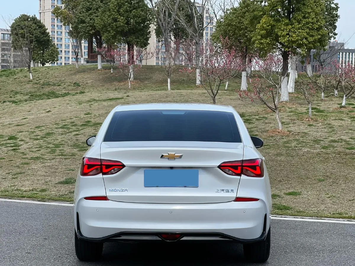 2023 Chevrolet Monza 1.5L 113HP L4 6DCT,autocango,china used car exporter,china ev exporter,chinese used car exporter,chinese used ev exporter