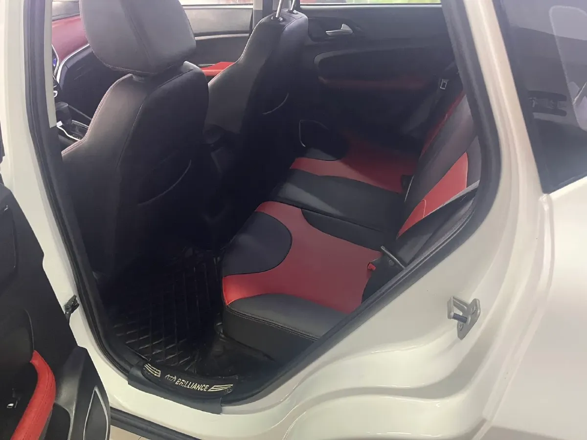 2017 Brilliance Auto V3 1.5L 112HP L4 5AT,autocango,china used car exporter,china ev exporter,chinese used car exporter,chinese used ev exporter