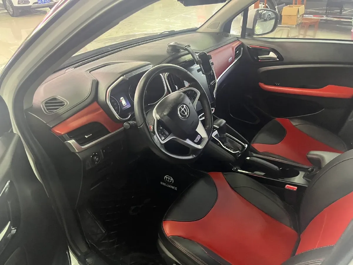 2017 Brilliance Auto V3 1.5L 112HP L4 5AT,autocango,china used car exporter,china ev exporter,chinese used car exporter,chinese used ev exporter