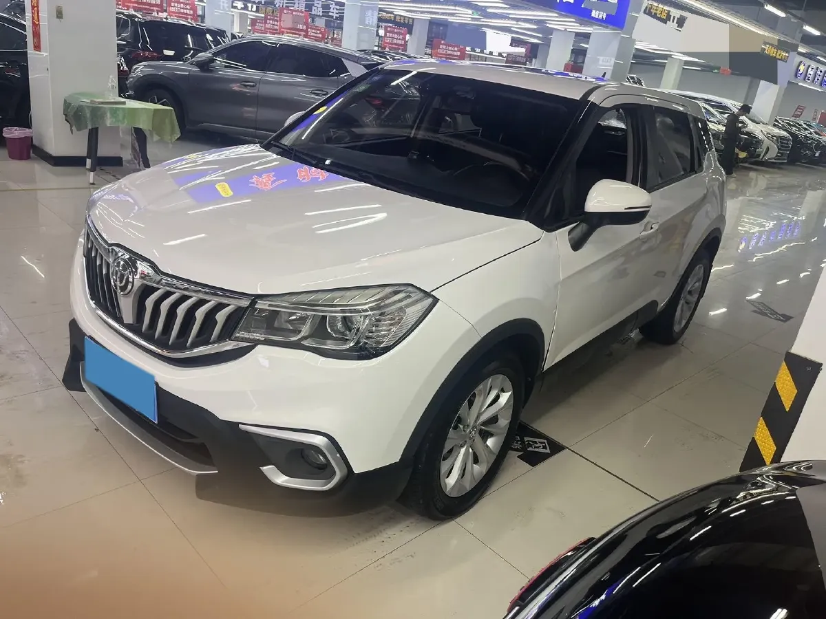 2017 Brilliance Auto V3 1.5L 112HP L4 5AT,autocango,china used car exporter,china ev exporter,chinese used car exporter,chinese used ev exporter