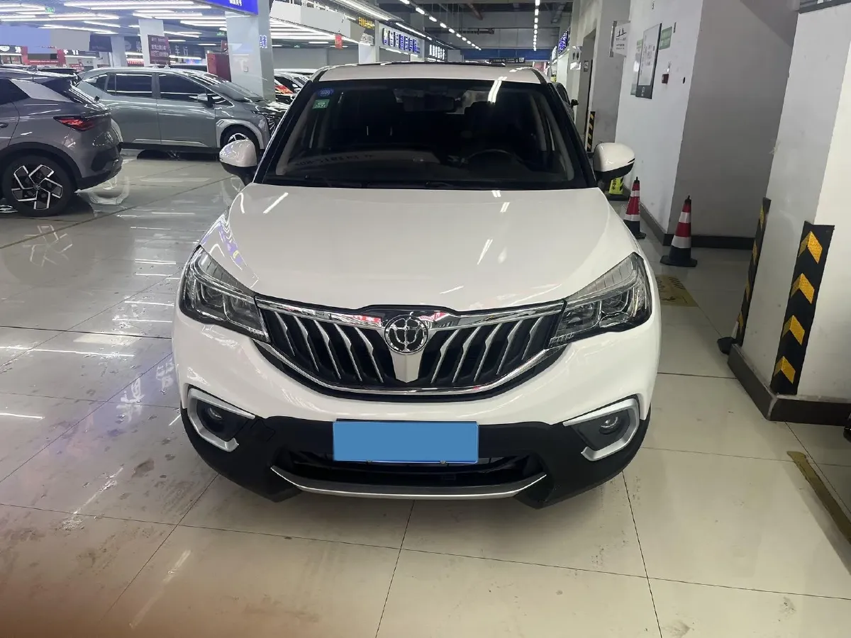 2017 Brilliance Auto V3 1.5L 112HP L4 5AT,autocango,china used car exporter,china ev exporter,chinese used car exporter,chinese used ev exporter