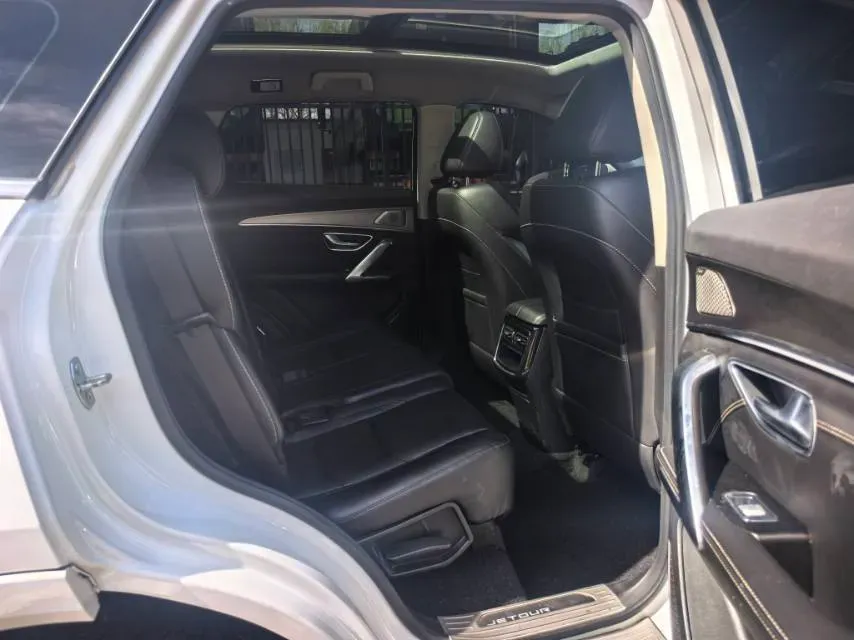 2021 Jetour X70 1.6T 197HP L4 7DCT,autocango,china used car exporter,china ev exporter,chinese used car exporter,chinese used ev exporter