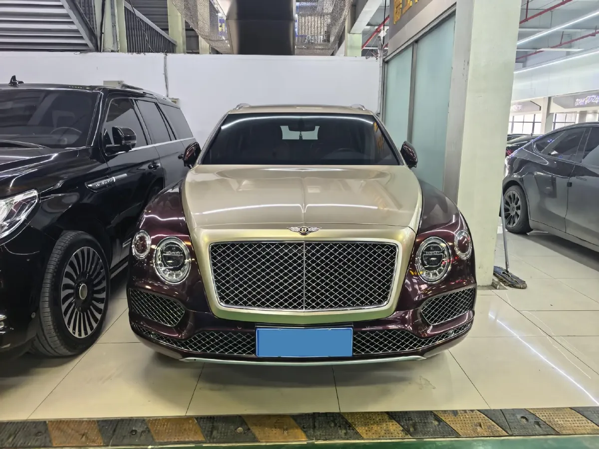 2018 Bentley Bentayga 4.0T 550HP V8 8AT,autocango,china used car exporter,china ev exporter,chinese used car exporter,chinese used ev exporter