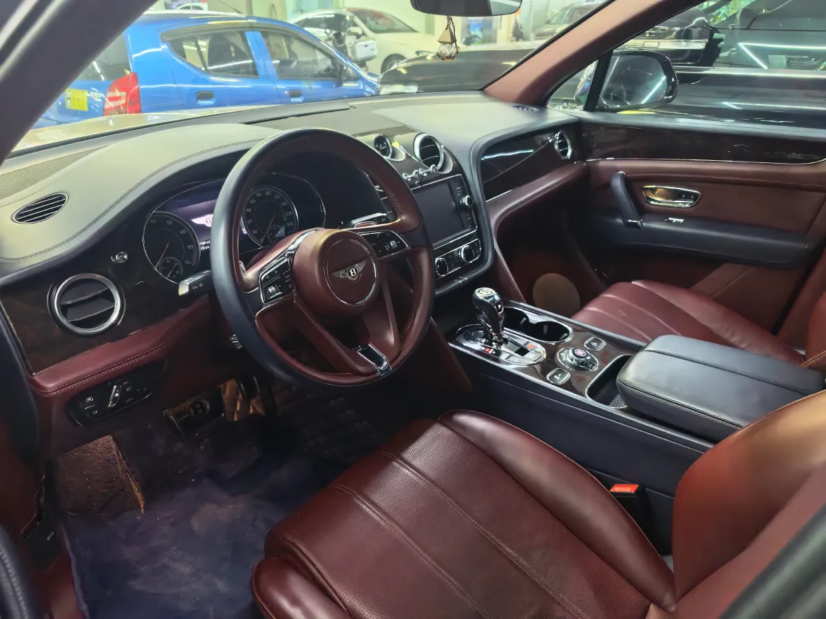 2018 Bentley Bentayga 4.0T 550HP V8 8AT,autocango,china used car exporter,china ev exporter,chinese used car exporter,chinese used ev exporter