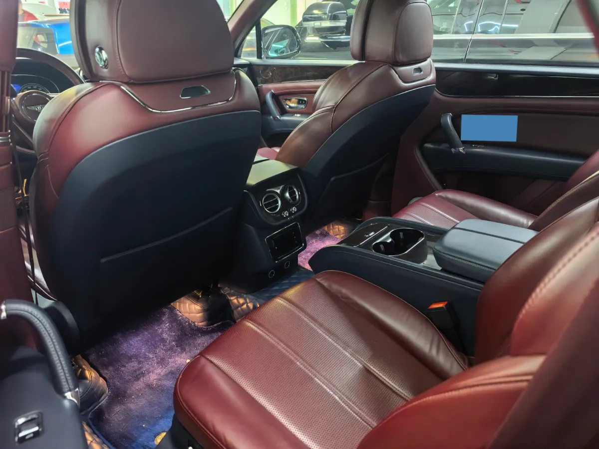 2018 Bentley Bentayga 4.0T 550HP V8 8AT,autocango,china used car exporter,china ev exporter,chinese used car exporter,chinese used ev exporter