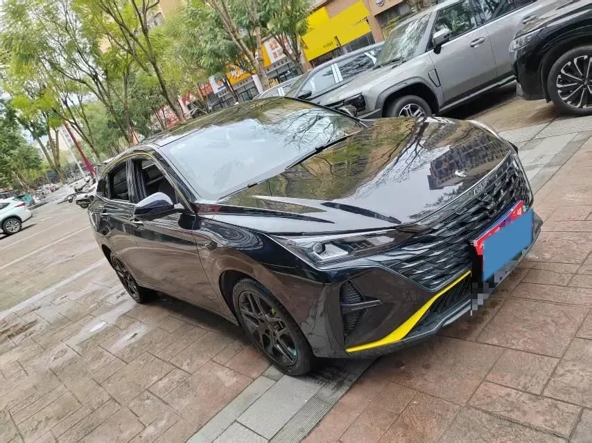 2023 DongFeng Aeolus YiXuan 1.5T 197HP L4 6DCT,autocango,china used car exporter,china ev exporter,chinese used car exporter,chinese used ev exporter