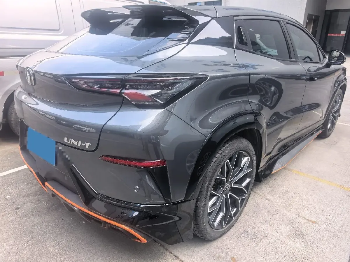 2022 ChangAn UNI-T 1.5T 188HP L4 7DCT,autocango,china used car exporter,china ev exporter,chinese used car exporter,chinese used ev exporter