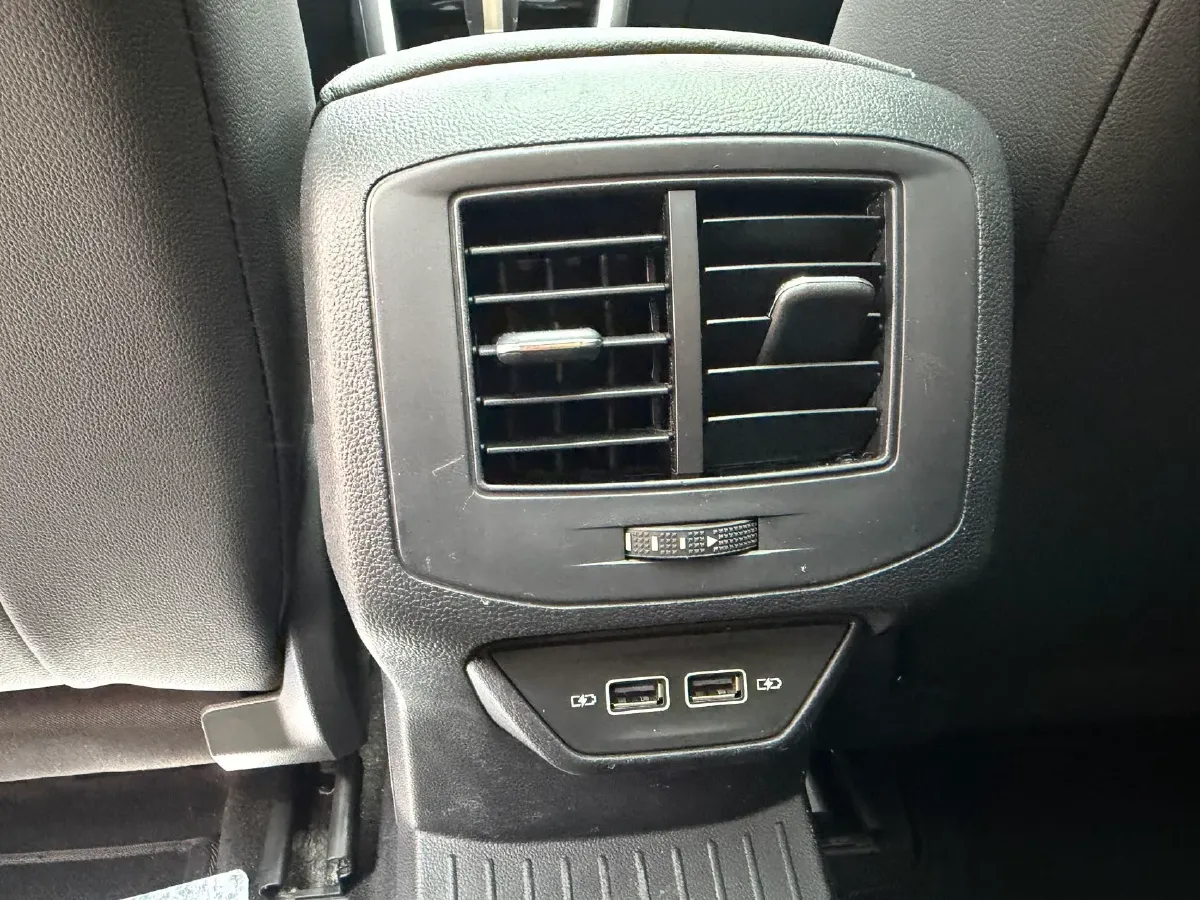 2022 Volkswagen T-Roc 1.4T 150HP L4 7DCT,autocango,china used car exporter,china ev exporter,chinese used car exporter,chinese used ev exporter