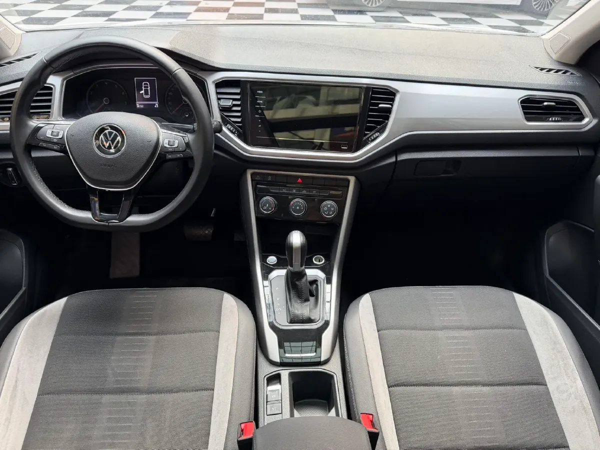 2022 Volkswagen T-Roc 1.4T 150HP L4 7DCT,autocango,china used car exporter,china ev exporter,chinese used car exporter,chinese used ev exporter