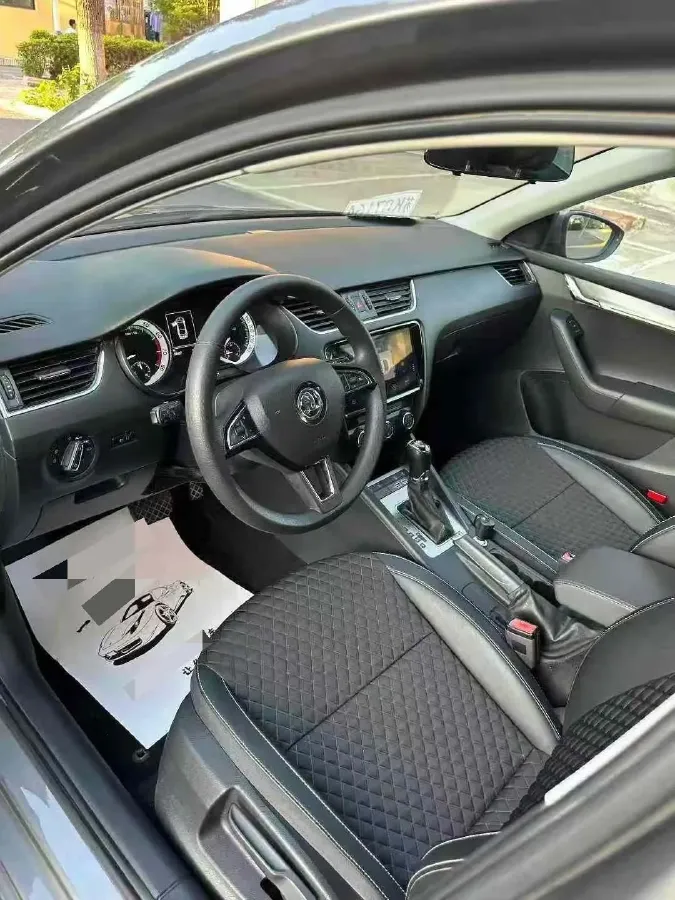 2019 Skoda Octavia 1.2T 116HP L4 7DCT,autocango,china used car exporter,china ev exporter,chinese used car exporter,chinese used ev exporter