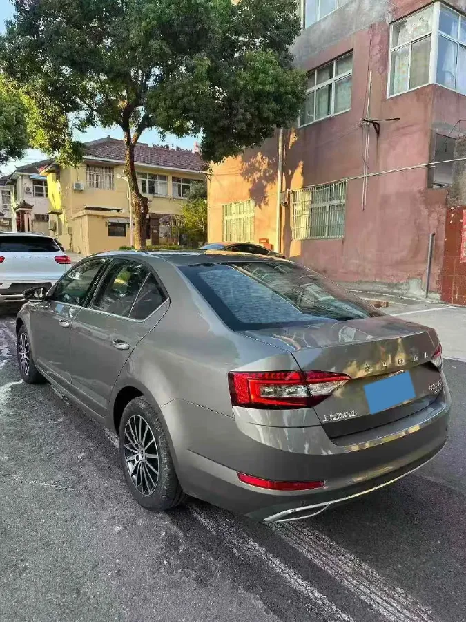 2019 Skoda Octavia 1.2T 116HP L4 7DCT,autocango,china used car exporter,china ev exporter,chinese used car exporter,chinese used ev exporter