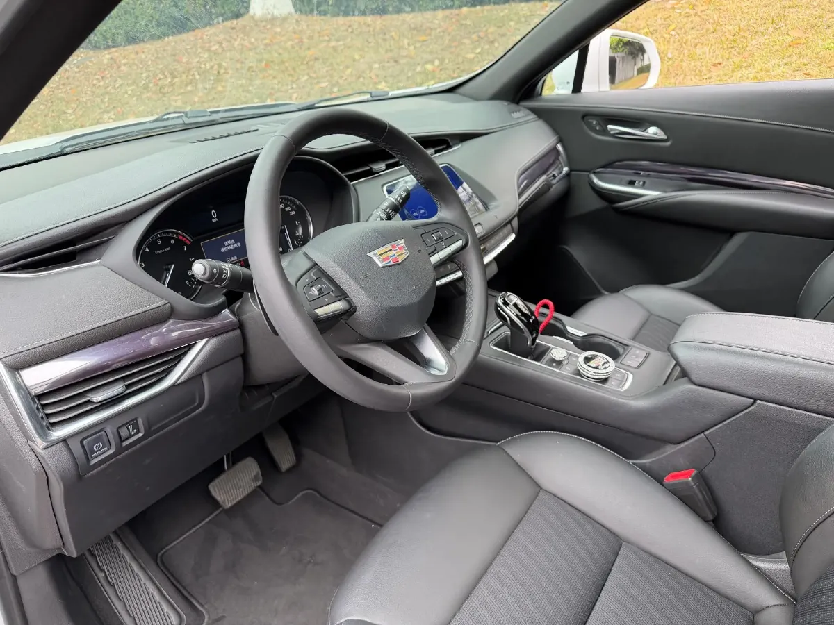 2020 Cadillac XT4 2.0T 241HP L4 9AT,autocango,china used car exporter,china ev exporter,chinese used car exporter,chinese used ev exporter